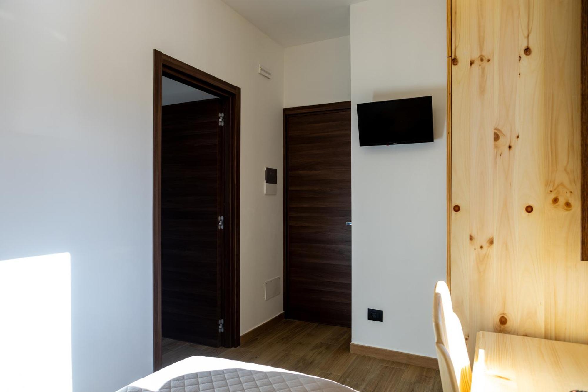 La Villetta Food & Drink Rooms For Rent - No Reception - Λ' Άκουιλα Εξωτερικό φωτογραφία